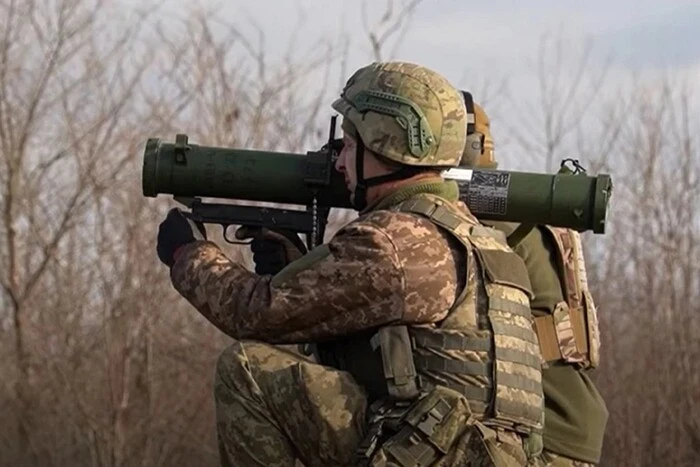 Die ZSU zeigte ukrainische Waffen, die den Feind mit einer Feuerkugel verbrennen