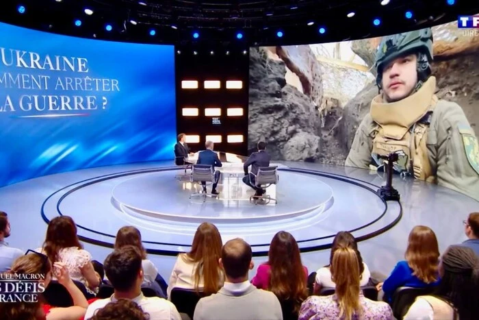 Ukrainian soldier asked President Macron for weapons
