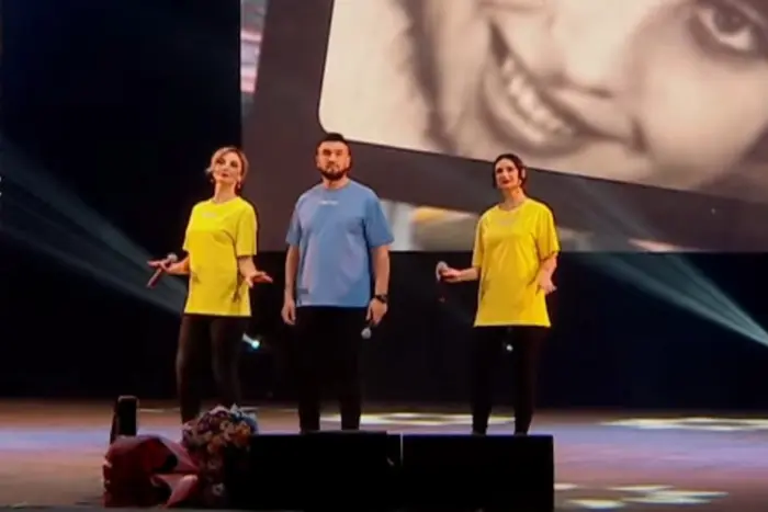 Dzień Matki. Rodzina Falion poruszyła solistkę 'Lisapetny Batalion' ze sceny
