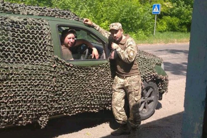 Працівник ТЦК, обплюнутий фітнес-тренером, покидає Україну