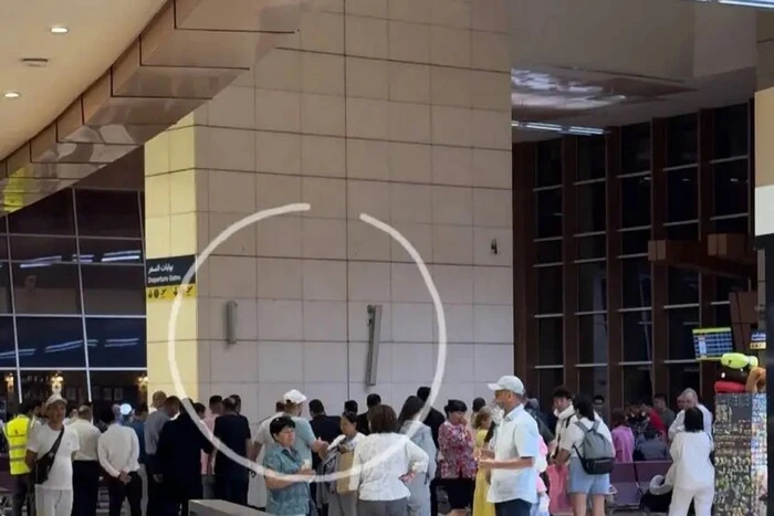 The advertising billboard killed a tourist at Sharm El Sheikh airport