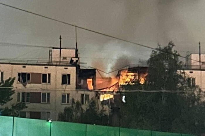 In Moskau ist ein Gas in einem Hochhaus explodiert: Es gibt Tote (Video)