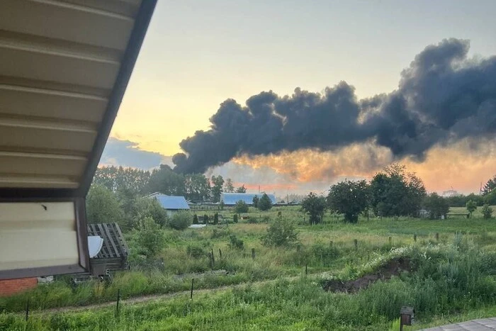 Die ukrainischen Streitkräfte haben zum zweiten Mal in diesem Sommer eine russische Fabrik angegriffen, die Komponenten für die 
