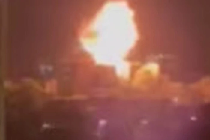 Charków: rosyjski dron uderzył w budynek wielopiętrowy, liczba rannych wzrosła (wideo)