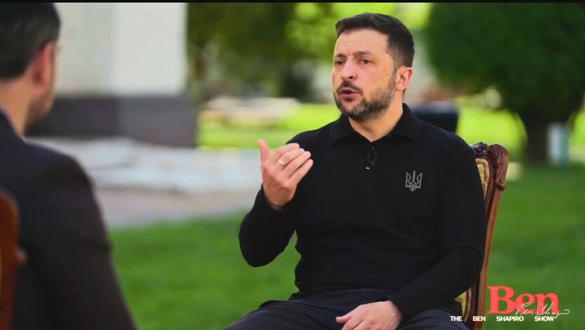 Zelensky and Shapiro talk during the interview