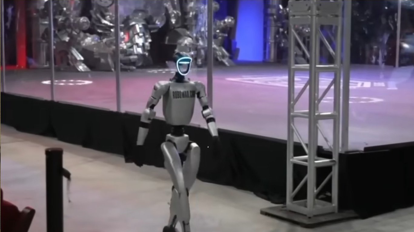 UFC introduced a battle android to the streets - live show in Detroit