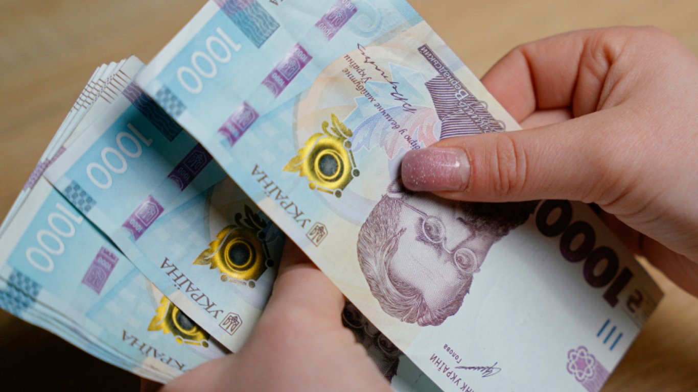Жителям Украины выплатят помощь в двух регионах — детали