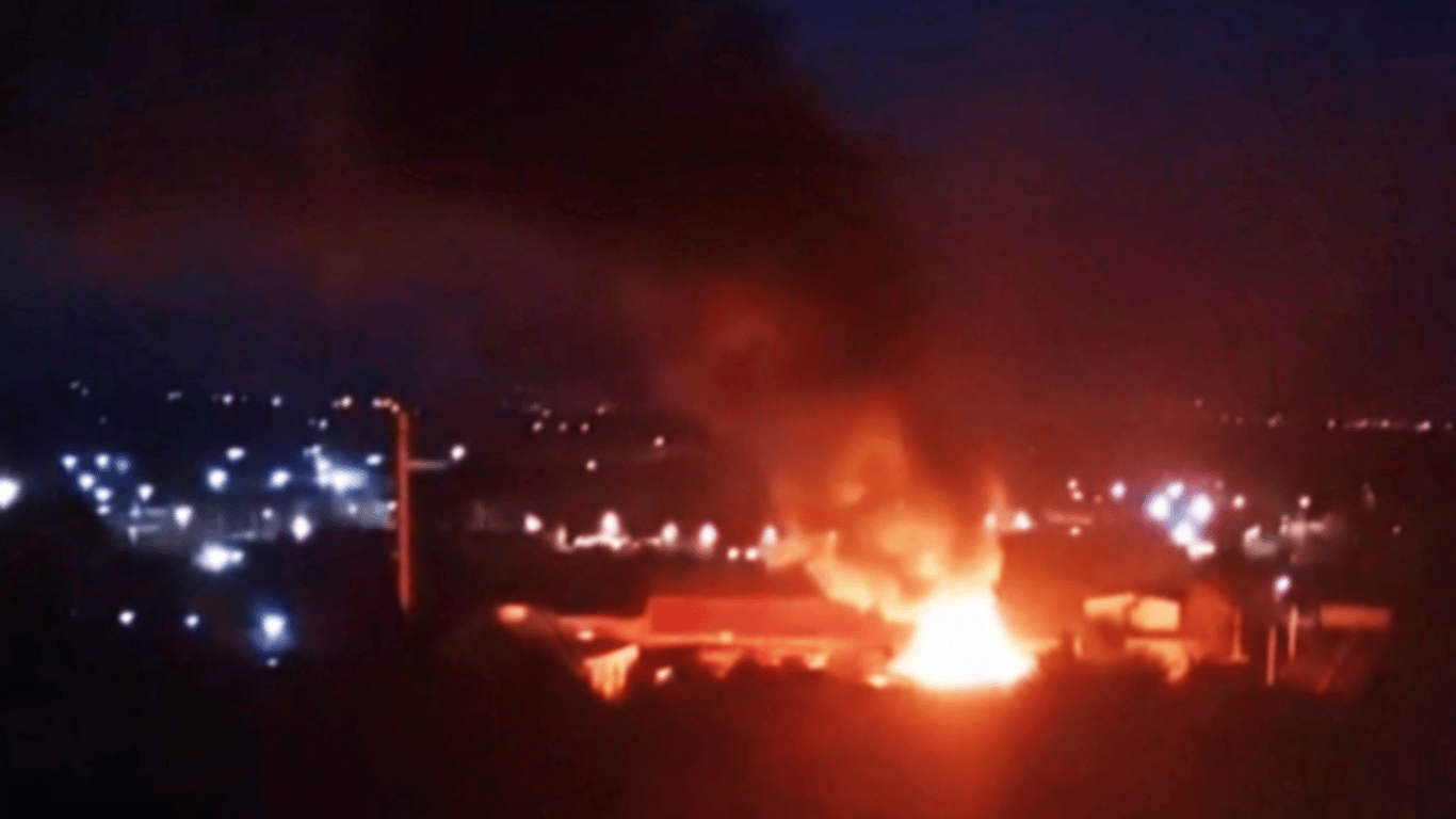 Russians have been attacking Zaporizhzhia since the evening — fires in the city