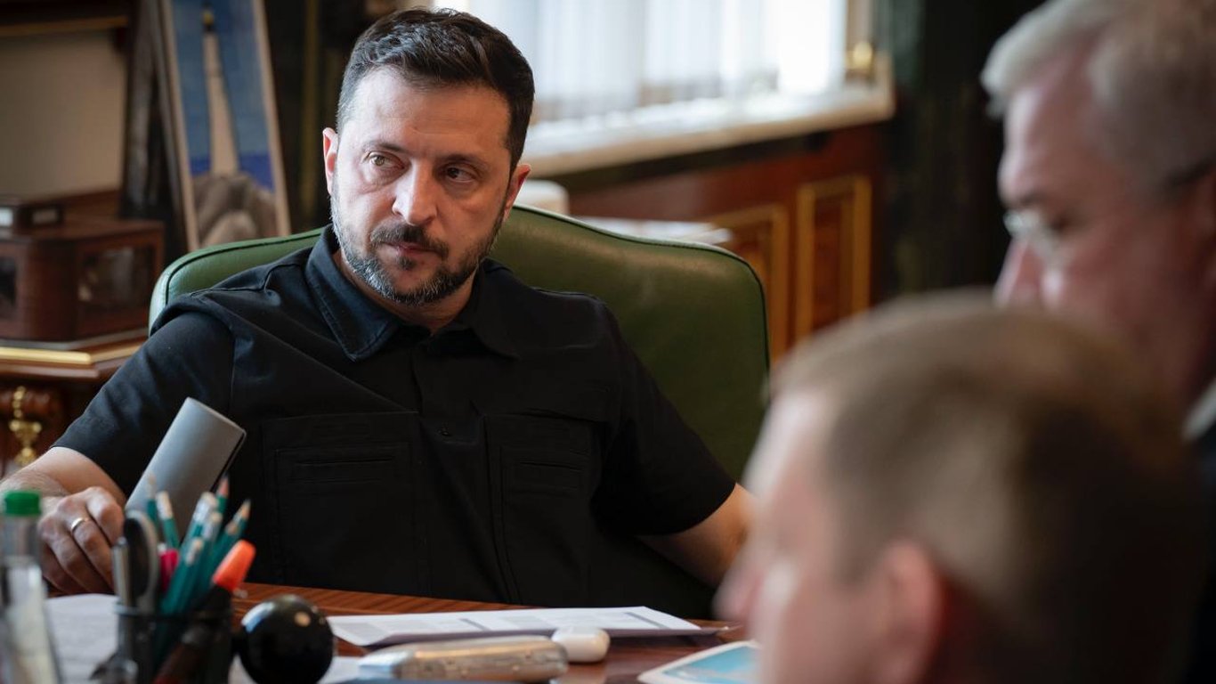 Прискорення Спецтрибуналу — президент провів нараду з дипломатами