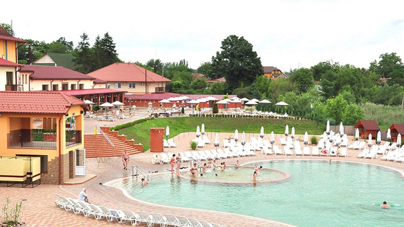 Thermal waters of Berehove - how much do the pools cost in summer