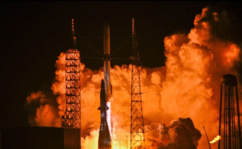 Competition for Space: Bezos' Ambitions Under Threat from Musk's Influence on NASA